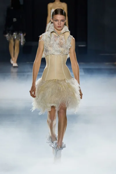 Look 37